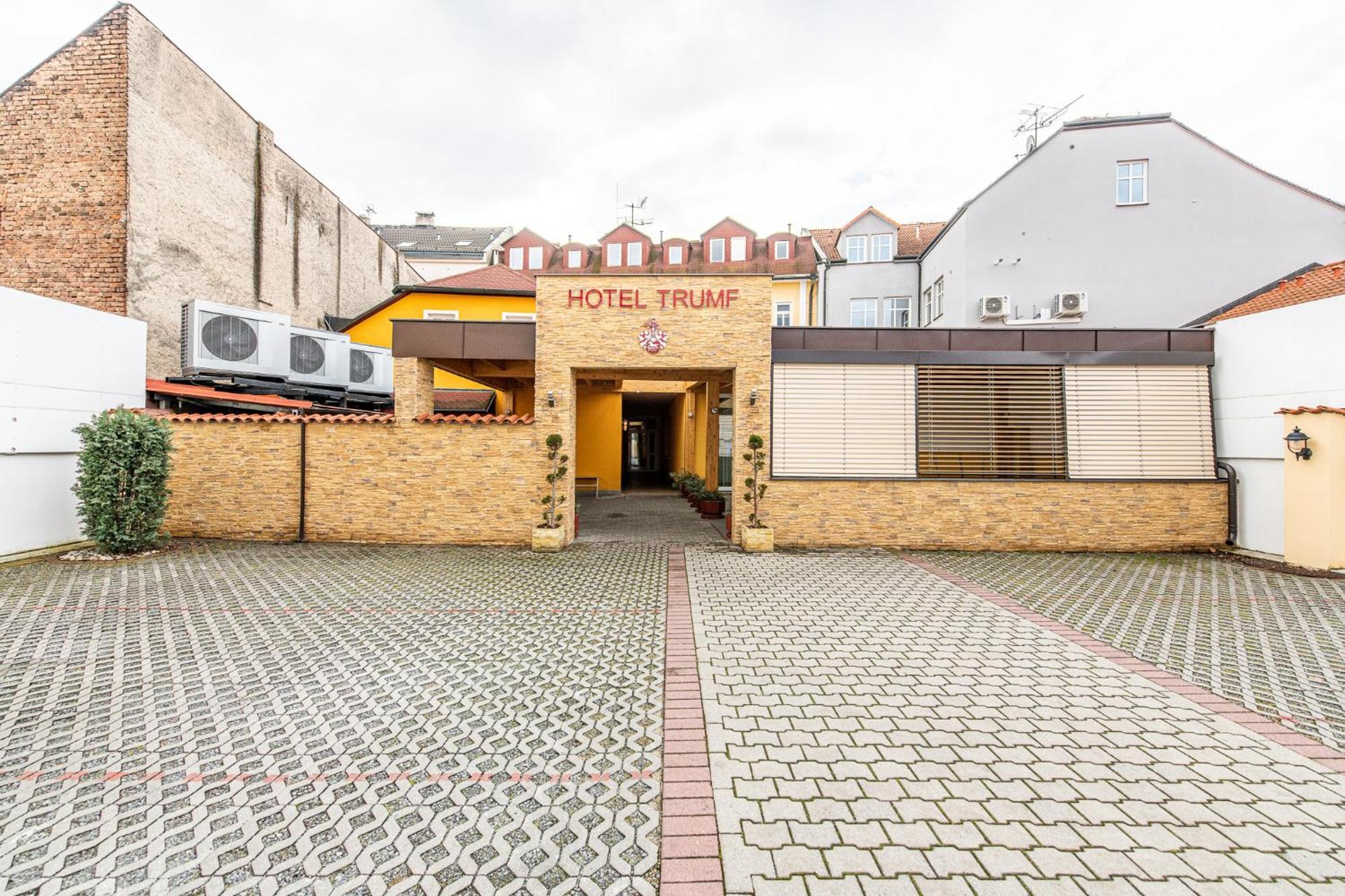 Hotel Trumf Mladá Boleslav Exterior photo
