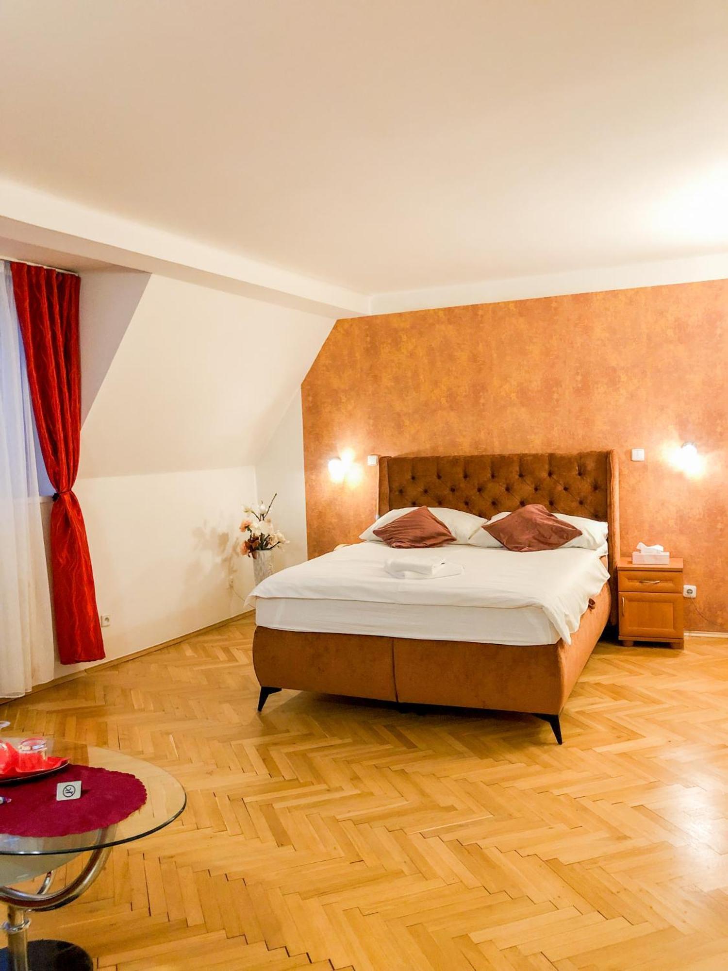 Hotel Trumf Mladá Boleslav Exterior photo